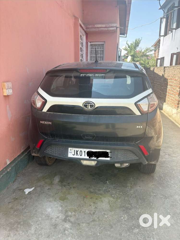 Tata Nexon Petrol 2018