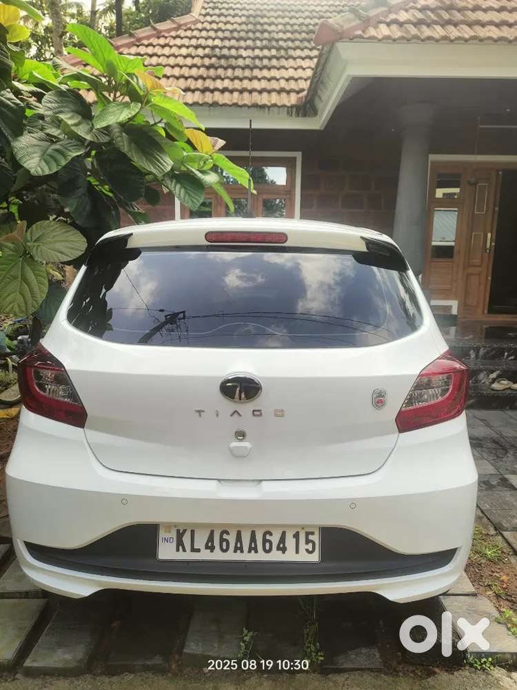 Tata Tiago 2025 Petrol 3700 Km Driven