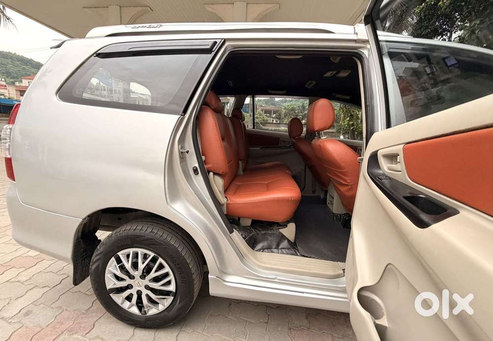 Toyota Innova 2.5 G (diesel) 8 Seater, 2014, Diesel