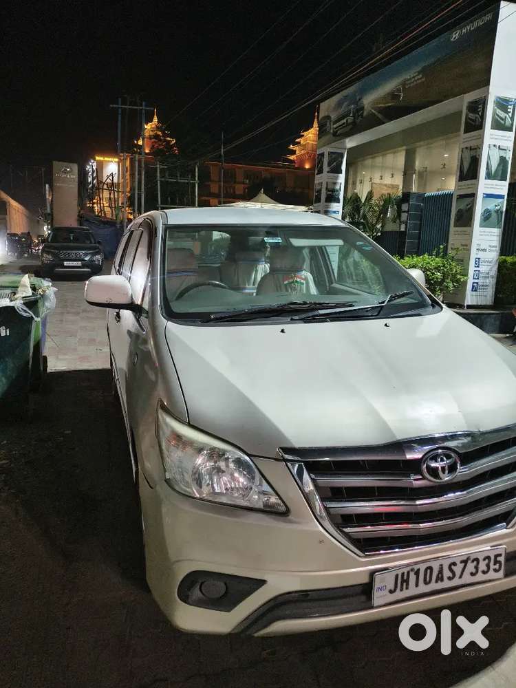 Toyota Innova 2015