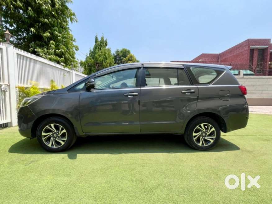 Toyota Innova Crysta 2.4 G Mt, 2022, Diesel