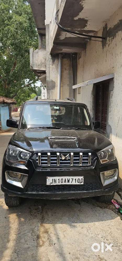 Mahindra Scorpio S4 2016