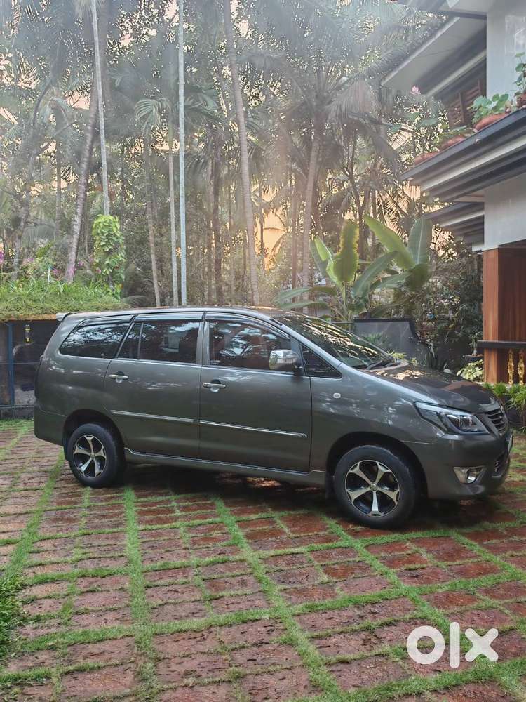 Toyota Innova 2012 7seater