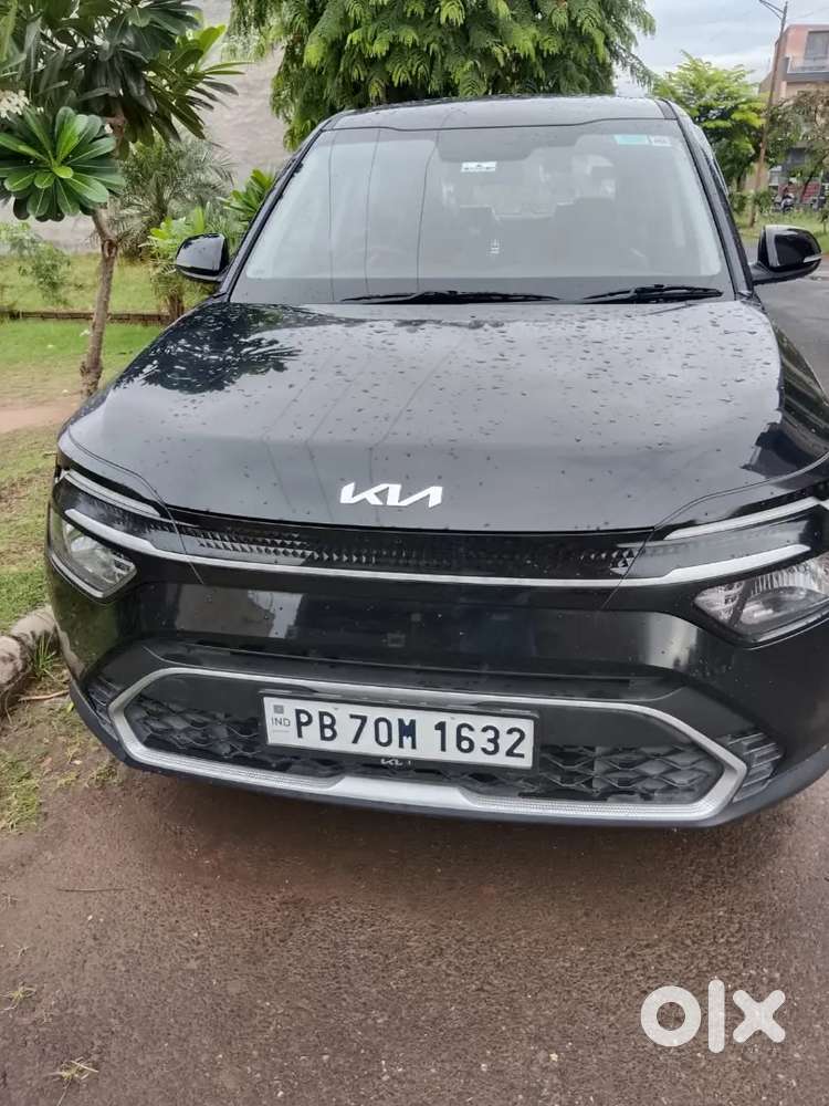 Excellent Condition Kia Carrens