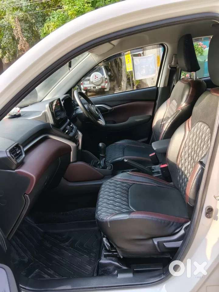 Maruti Suzuki Grand Vitara 1.5 Alpha Smart Hybrid Dual Tone, 2024, P..