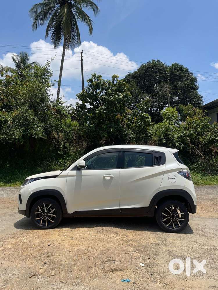 Mahindra Kuv 100 K8 5str, 2018, Petrol