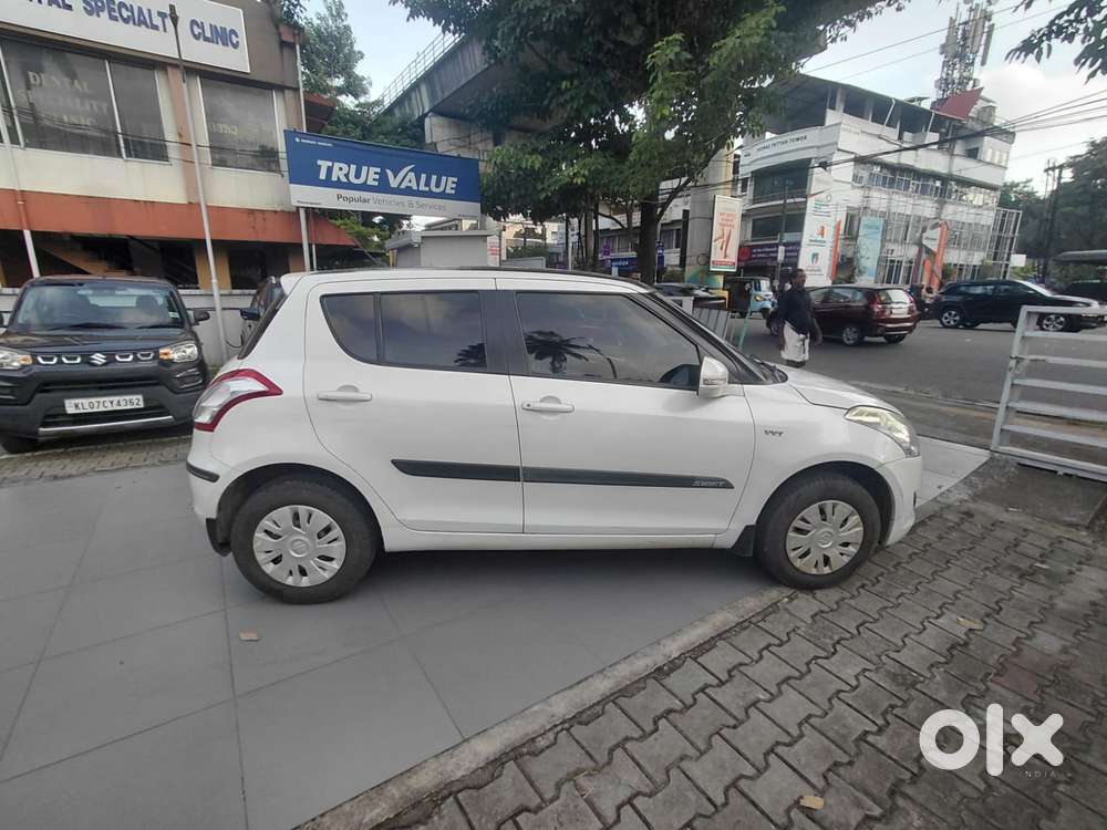 Maruti Suzuki Swift Vxi + Manual, 2014, Petrol