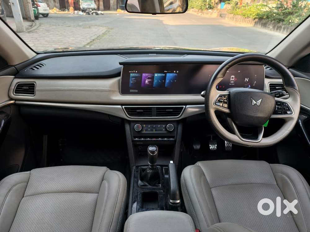 Mahindra Xuv700 2.0 Ax 5 Petrol Mt Str, 2024, Diesel