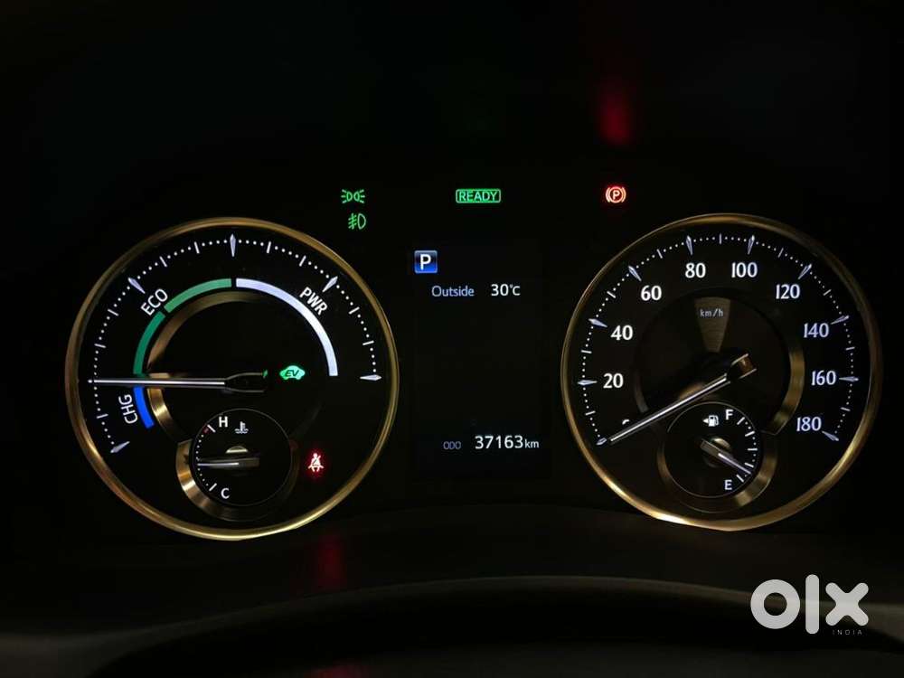 Toyota Vellfire 2.5 Hybrid, 2023, Petrol