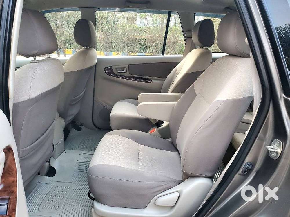 Toyota Innova 2.5 V 7 Str, 2012, Diesel