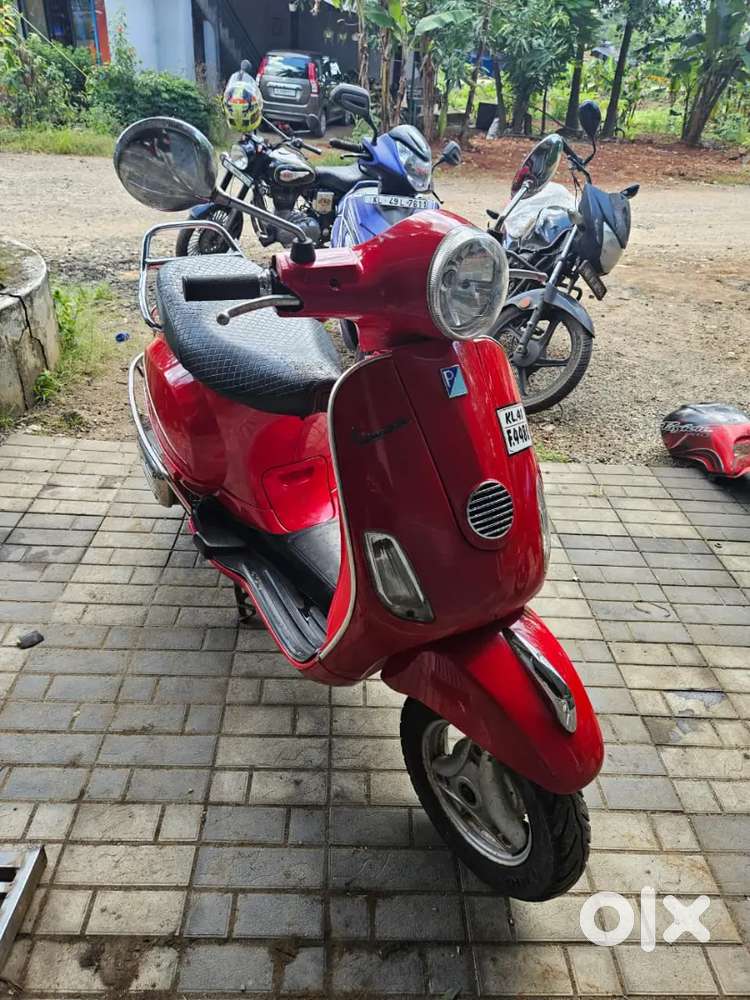 Vespa Black - Buy & Sell Second Hand Scooty in Kerala, Used
