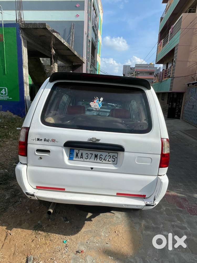 Chevrolet Tavera Neo 2012