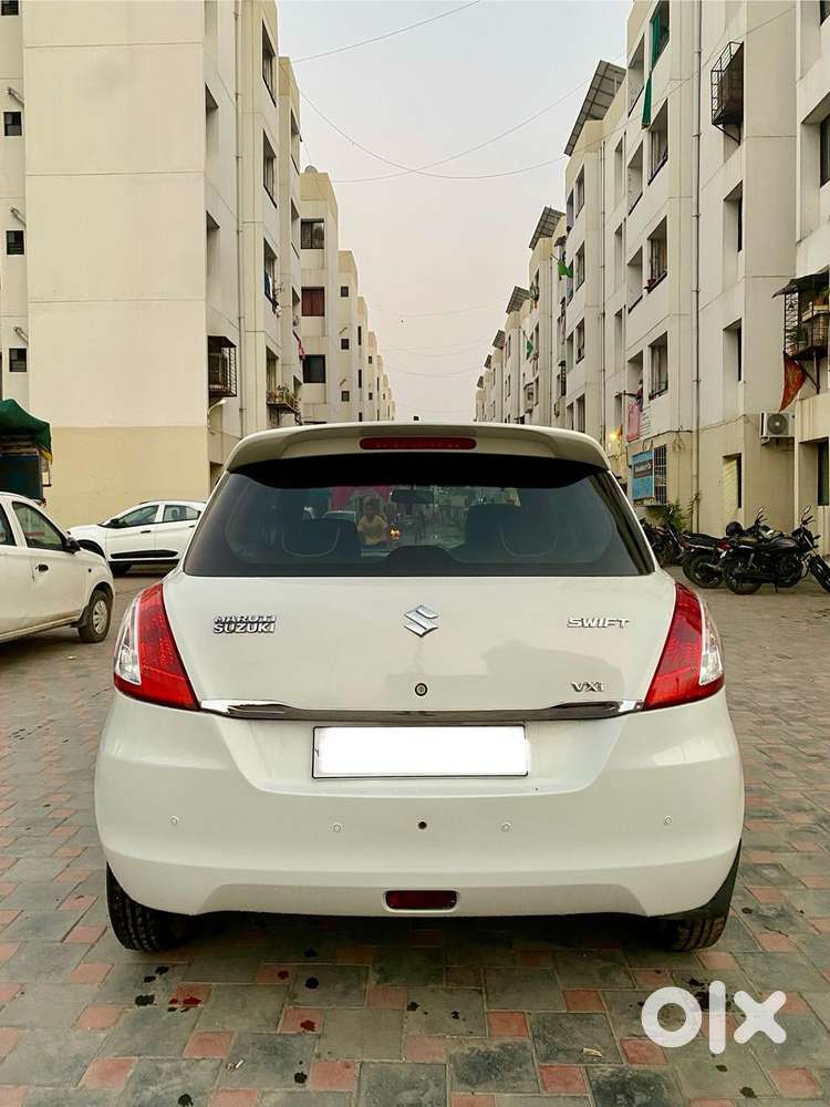 Maruti Suzuki Swift Vxi + Manual, 2015, Petrol