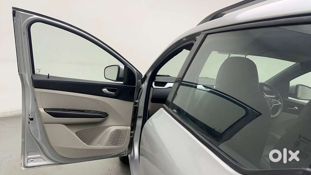 Renault Triber Rxz, 2021, Petrol