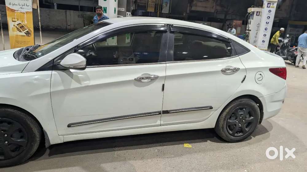 Hyundai Verna Fludic 1.6 Vtvt Bsiv 2011 Petrol