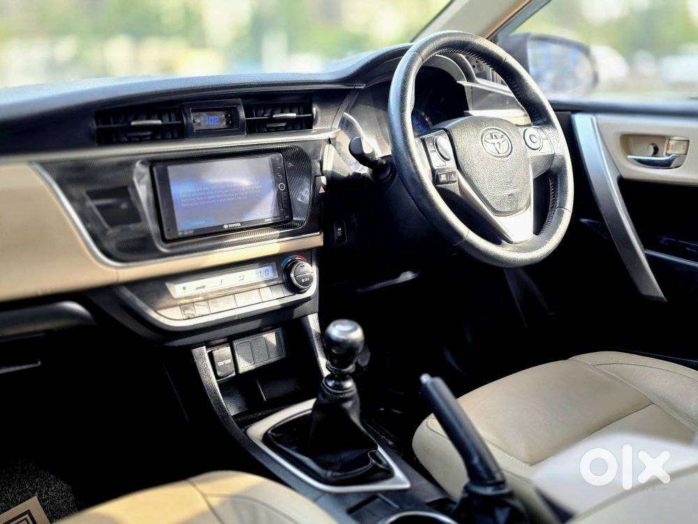Toyota Corolla Altis 1.8g Limited, 2016, Petrol