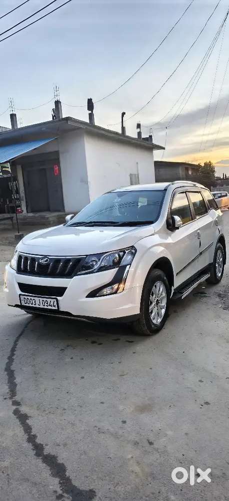 Mahindra Xuv500 W10  Sunroof Top Model 2016 Diesel