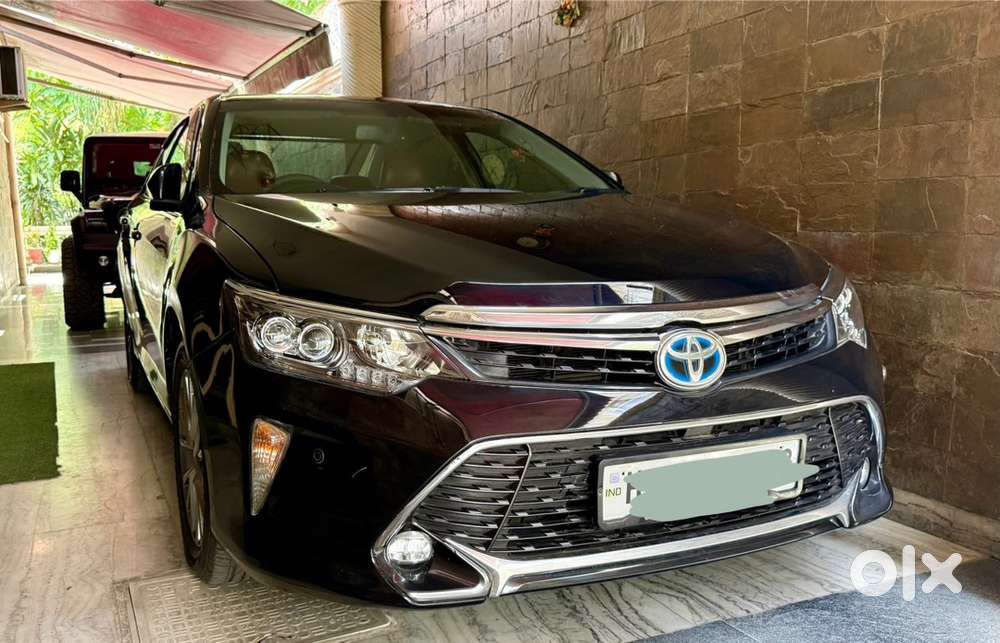 Toyota Camry Hybrid 2018 Km Driven