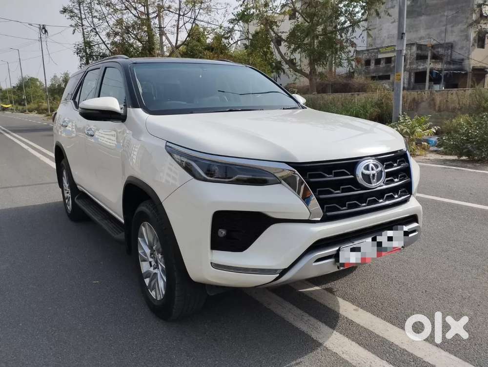 Toyota Fortuner 4x2 At 2.7 Petrol, 2025, Petrol