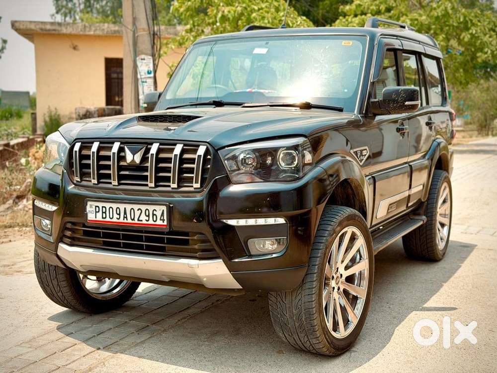 Mahindra Scorpio Classic 2025 Diesel 14000 Km Driven