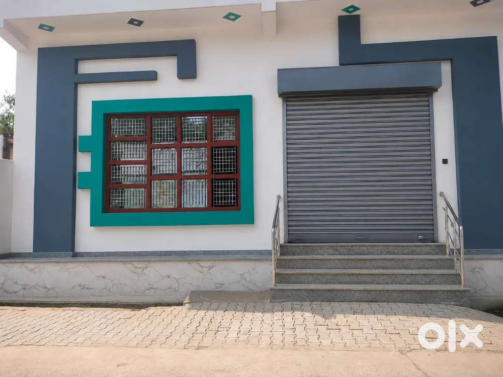 Shop/office space/available for rent