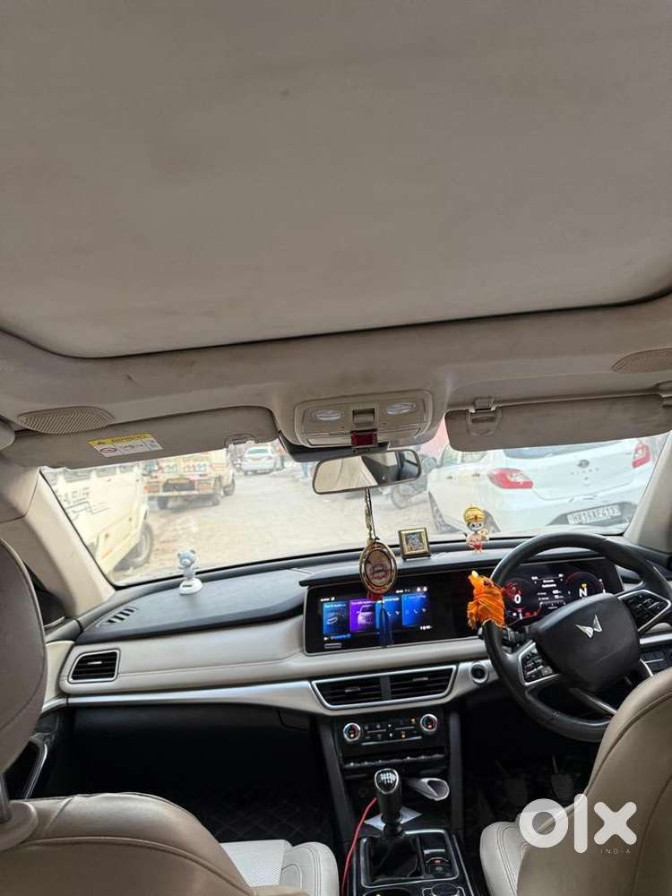 Mahindra Xuv700 2022 Diesel Well Maintained