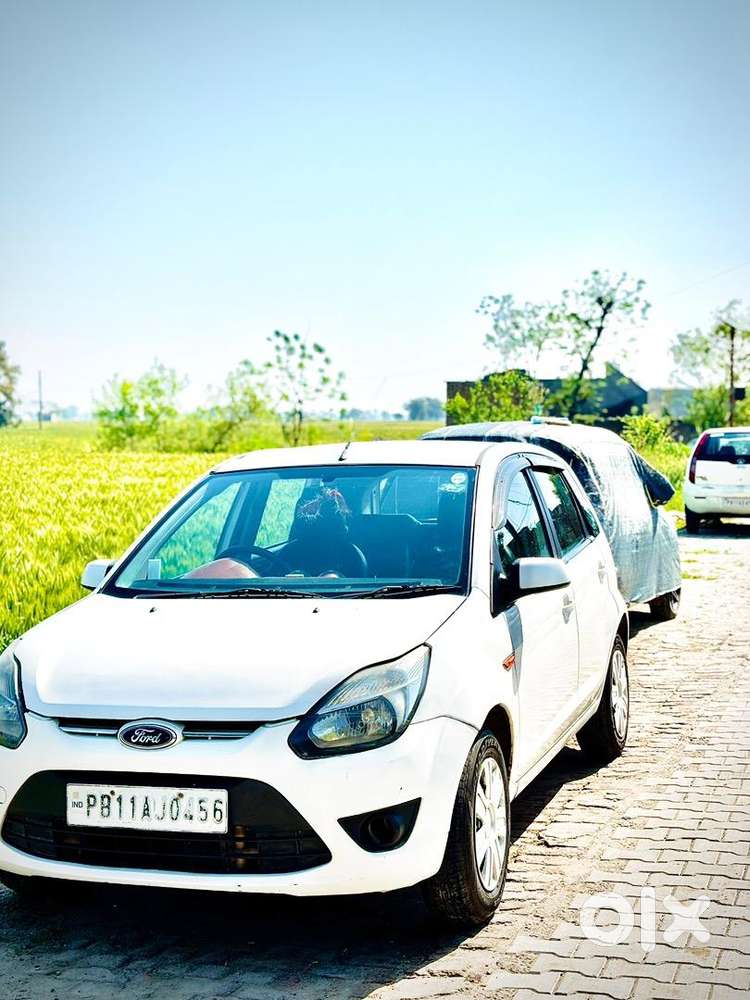 Ford Car Manual 2010