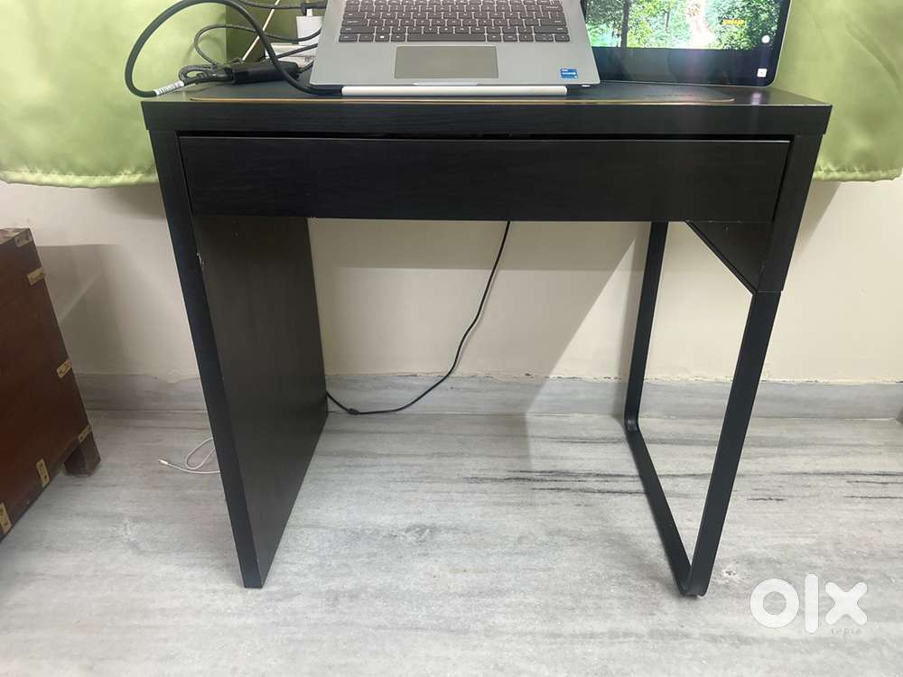 Office table