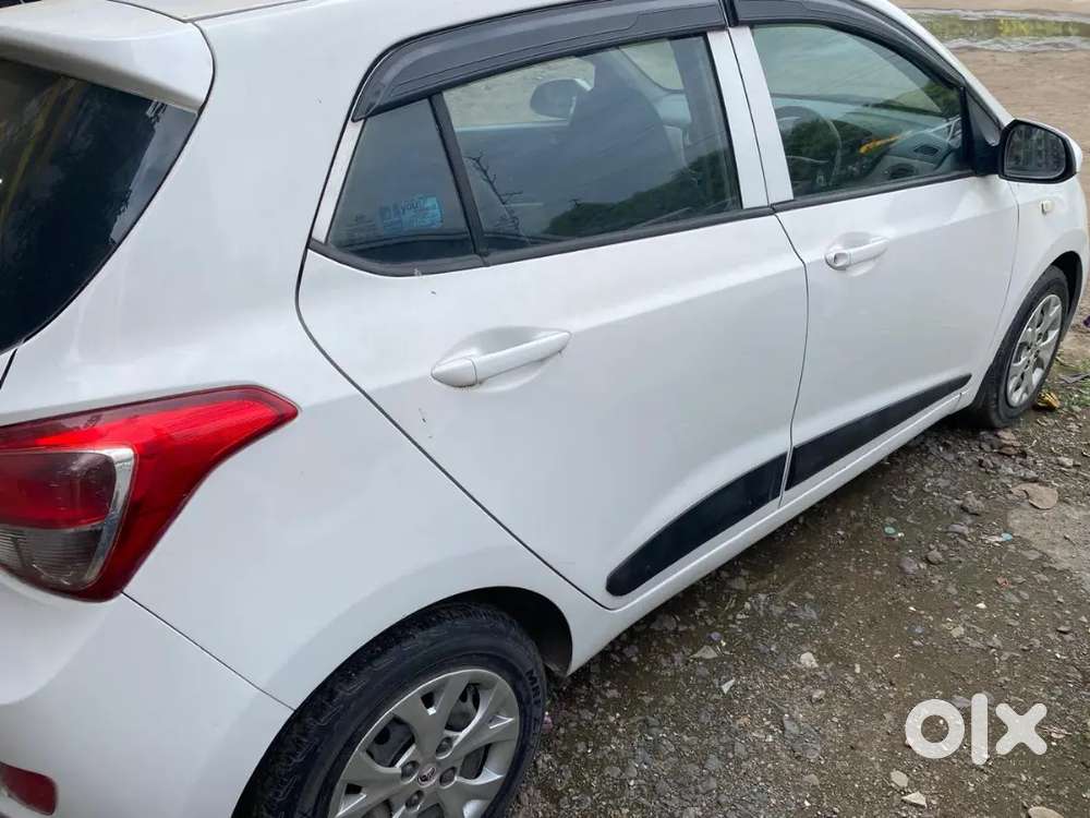  Hyundai Grand I10 Crdi Diesel 

 Model: 2014
 Fuel: Diesel
️