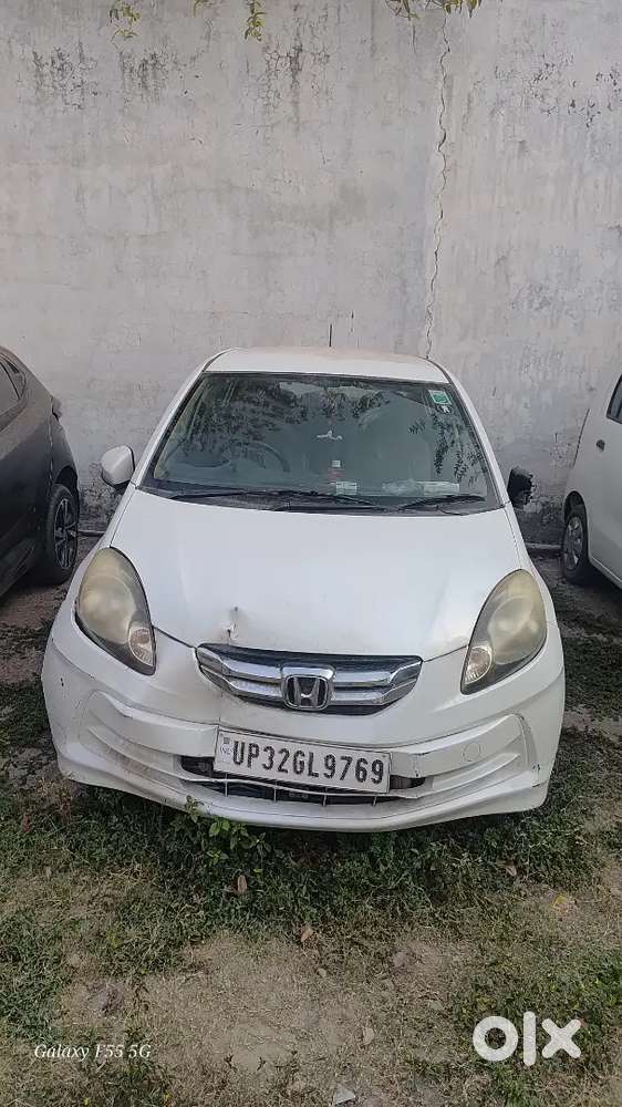 Honda Amaze 2015 Diesel( Sedan) Well Maintained And In Good Condition