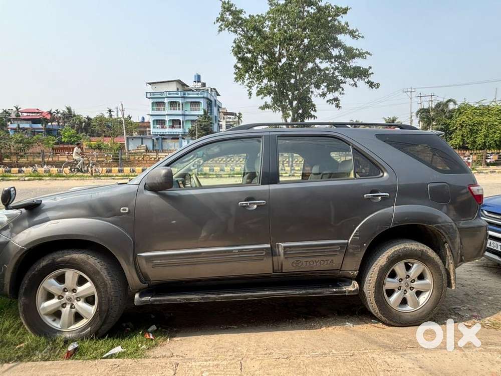 Toyota Fortuner 2011