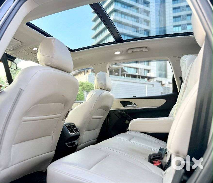 Mahindra Xuv700 2.2 Ax 7 Diesel At Luxury Pack Str Awd, 2025, Diesel