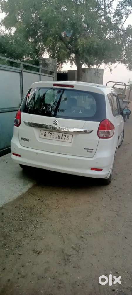 2nd Maruti Suzuki Ertiga Smart Hybrid 2017 Diesel Manual
