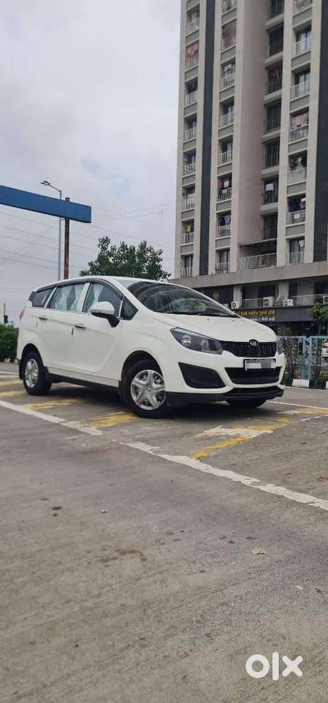 Mahindra Marazzo