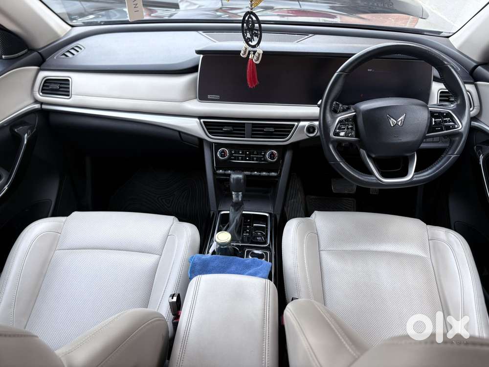 Mahindra Xuv700 Ax7 Luxury Pack Awd, 2022, Diesel