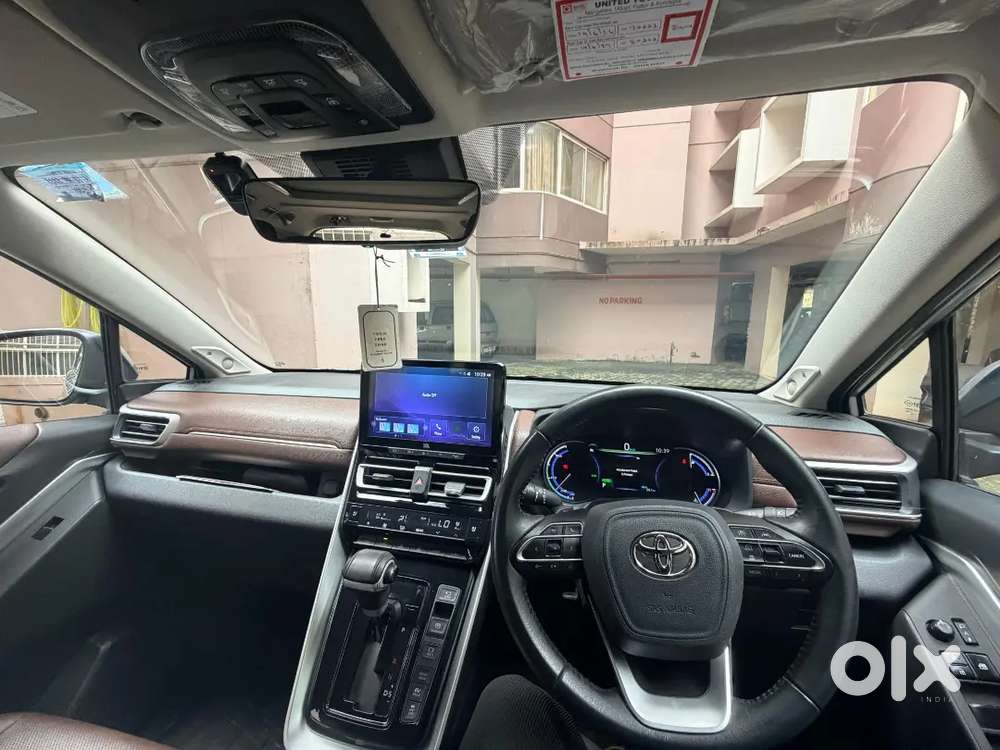 Toyota Innova Hycross 2024