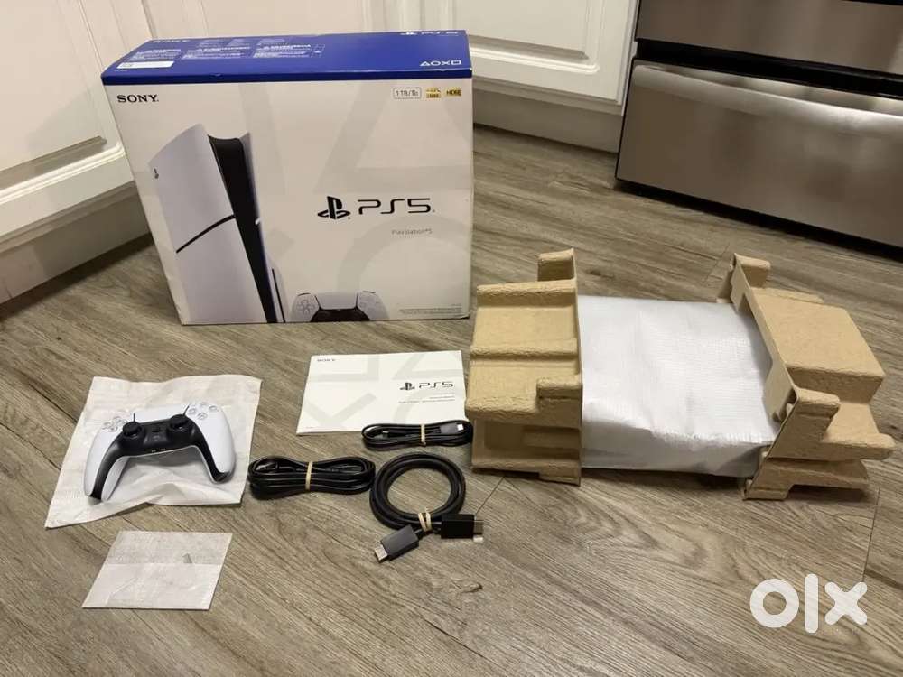 Sony PlayStation 5 Slim Disc Edition Console White 1TB - BRAND NEW!
