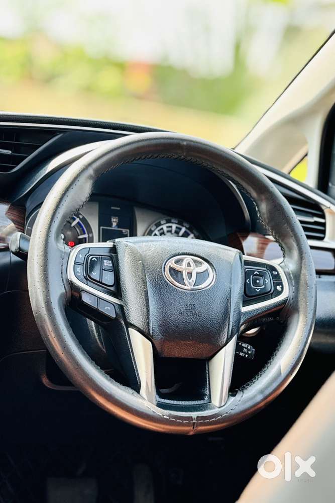 Toyota Innova Crysta 2.8 Zx At 7 Seater, 2016, Diesel