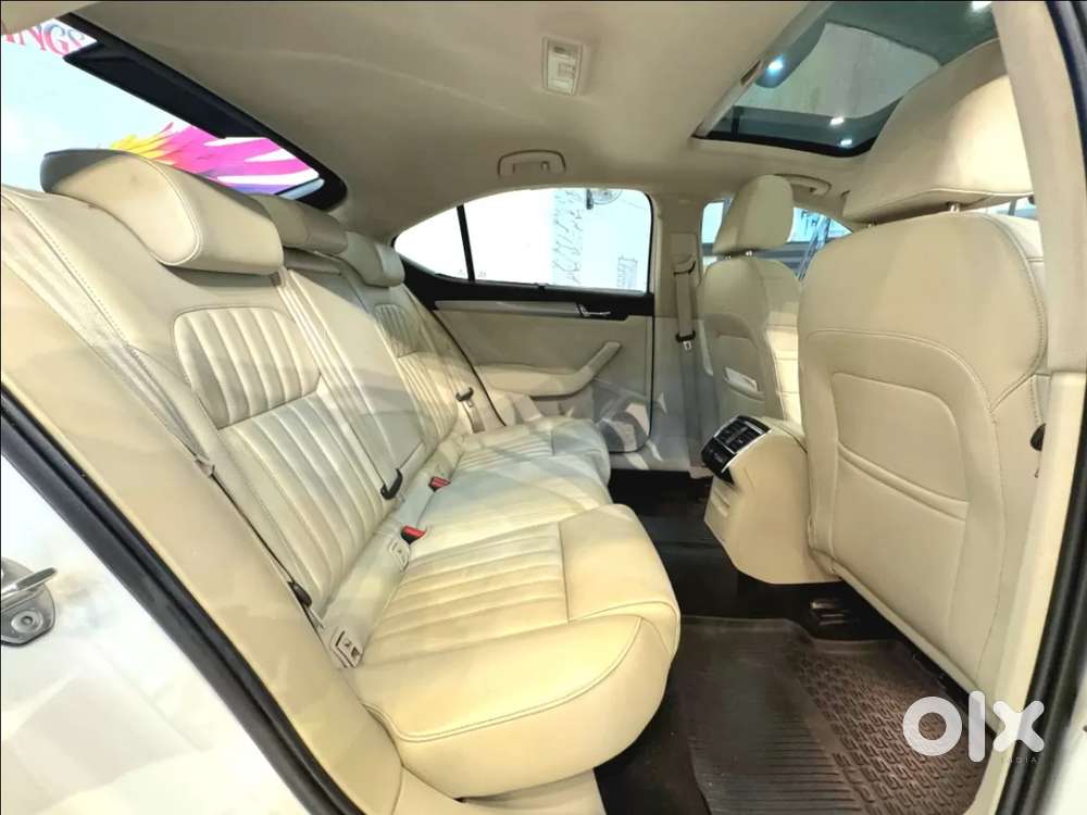 Skoda Superb [2014-2016] 1.8 Style Tsi At, 2017, Petrol
