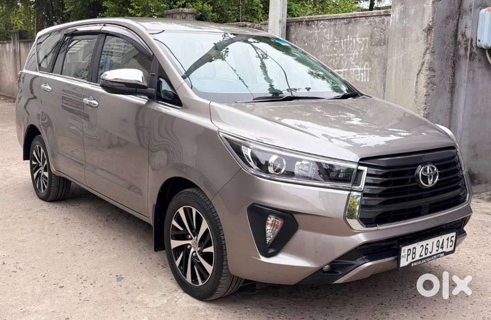 Toyota Innova Crysta, 2022, Petrol