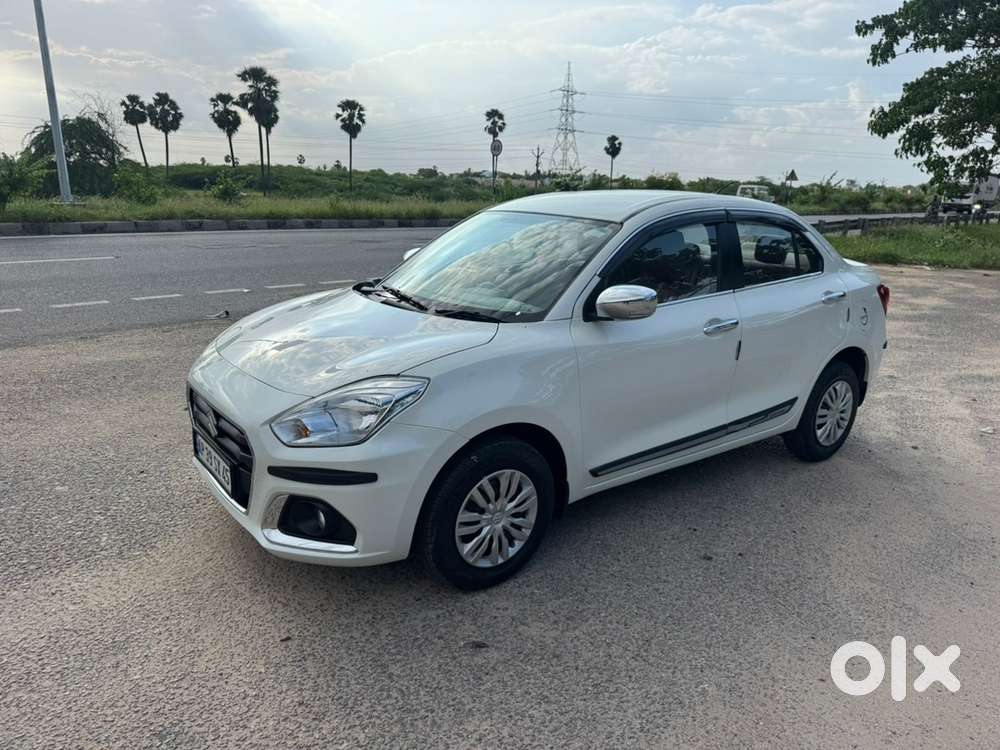 Maruti Suzuki Dzire 2023 Petrol 27200km Driven