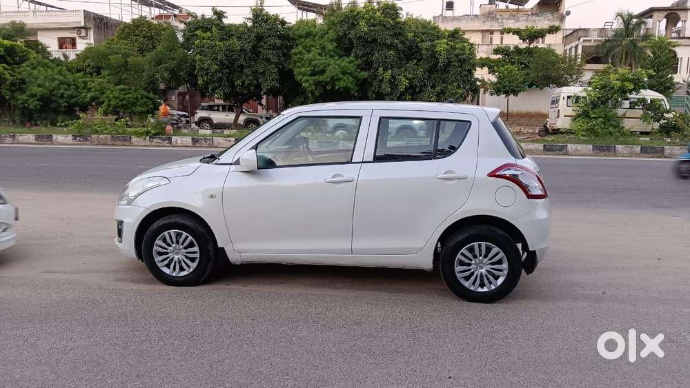 Maruti Suzuki Swift Lxi Optional-o, 2015, Petrol