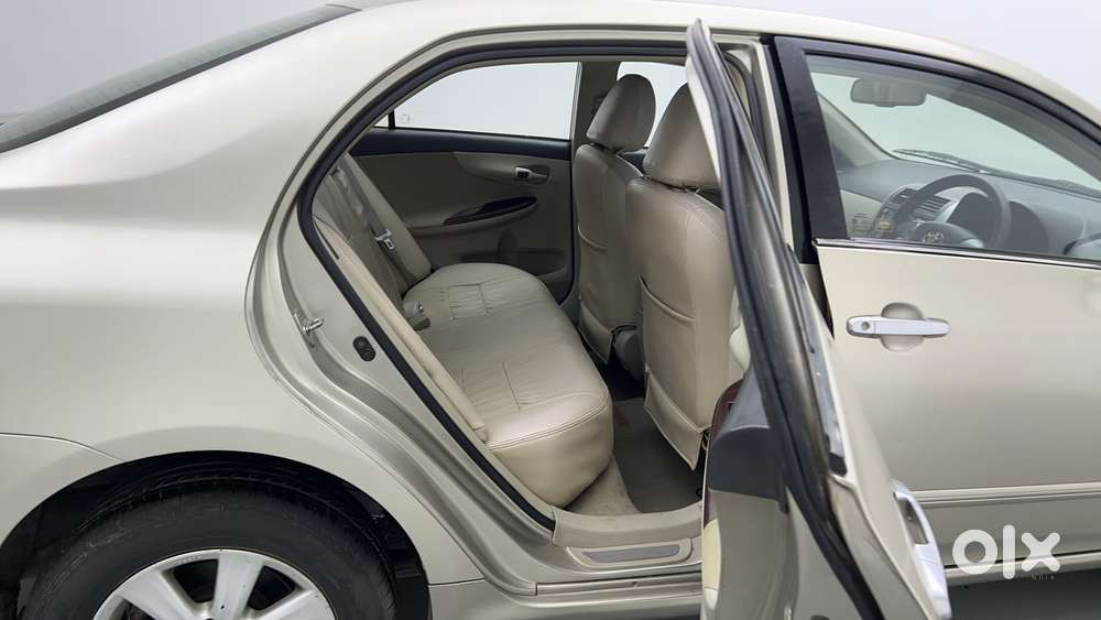 Toyota Corolla Altis G At, 2013, Petrol
