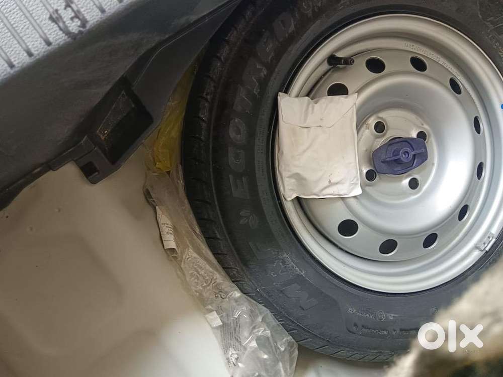Maruti Suzuki Swift Petrol 2024