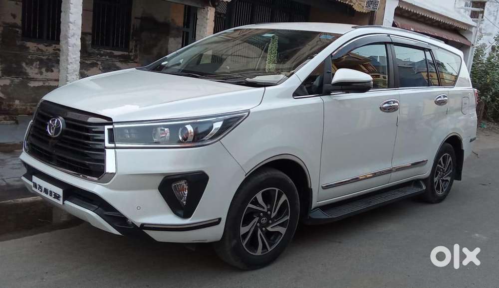 Toyota Innova 2.5 V 7seater Crysta Edition, 2022, Diesel