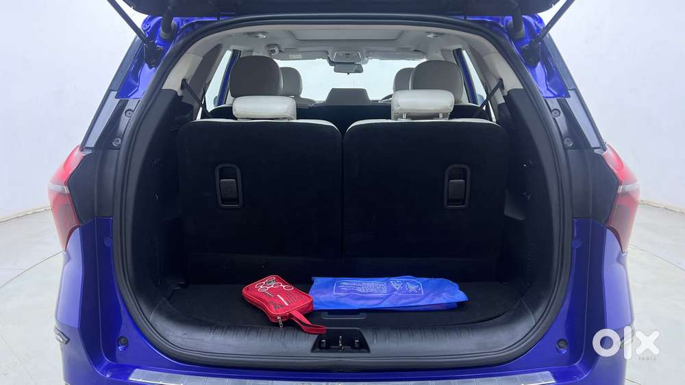 Mahindra Xuv700 2.0 Ax 7 Petrol At Luxury Pack Str, 2022, Petrol