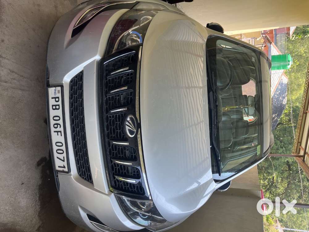 Xuv 500 W 10