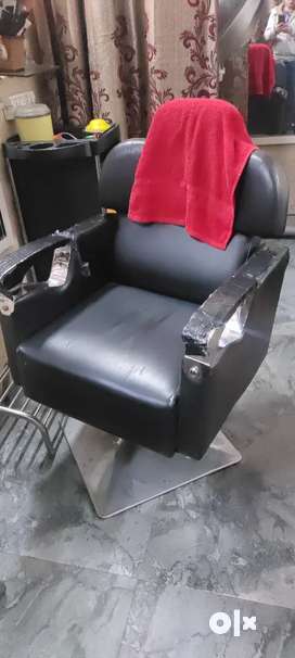 Beauty parlour chair online olx