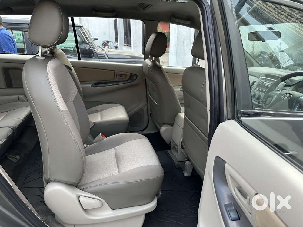 Toyota Innova 2.5 G (diesel) 7 Seater Bs Iv, 2014, Diesel