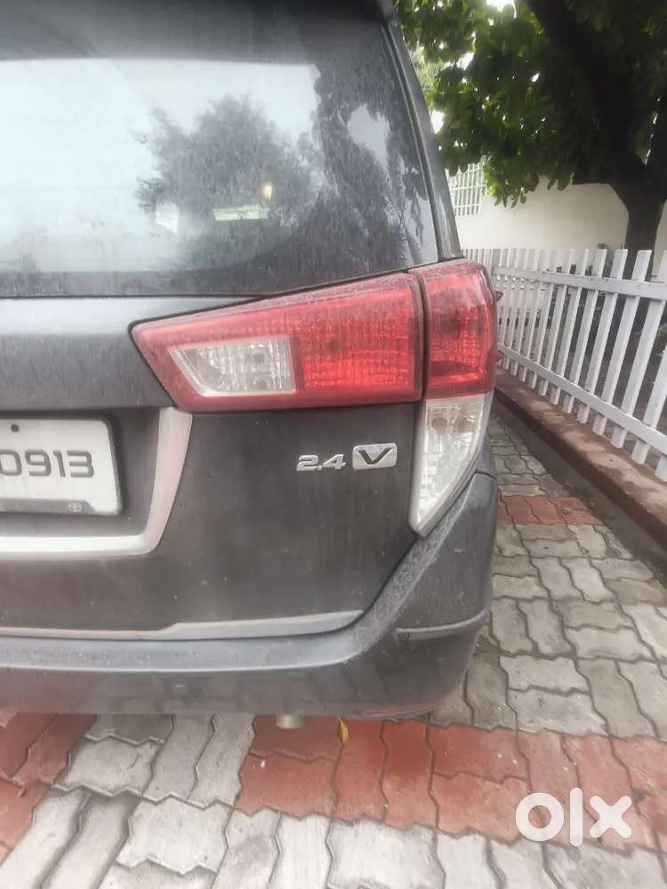 Toyota Innova Crysta Diesel Manual 2016 Urgent Sale